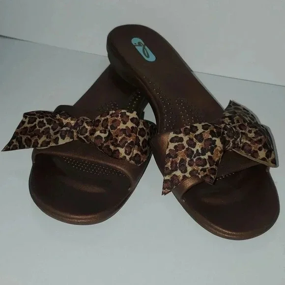 Oka B Leopard Print Bow Slip On Slide Comfort Summer Sandals Shoes Size M/L 8-9 - Picture 1 of 16